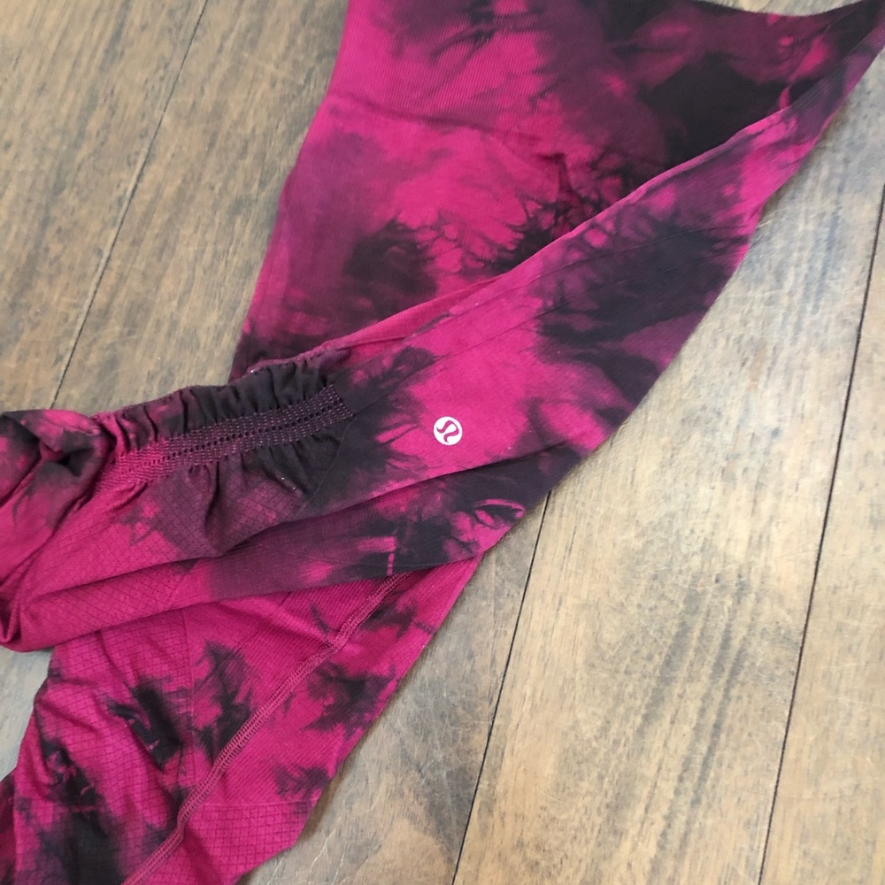 Lululemon In the Flow Crop - Picture 4 of 5